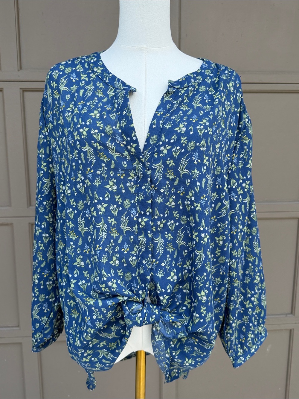 JACHS Girlfriend Blue Floral Tie-Front Blouse